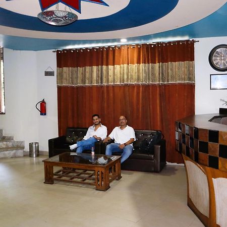 Hotel River Bank ماندي المظهر الخارجي الصورة