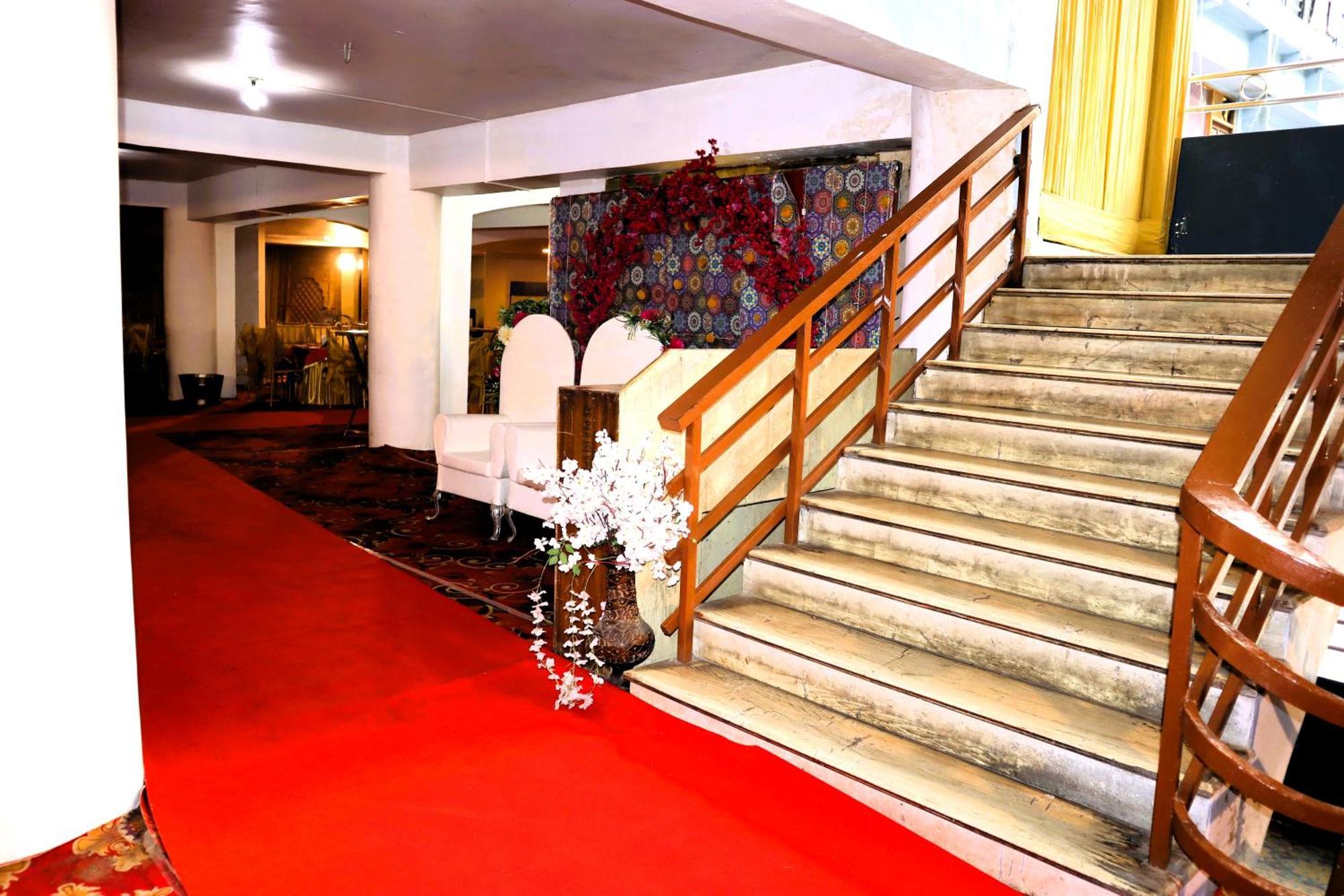 Hotel River Bank ماندي المظهر الخارجي الصورة