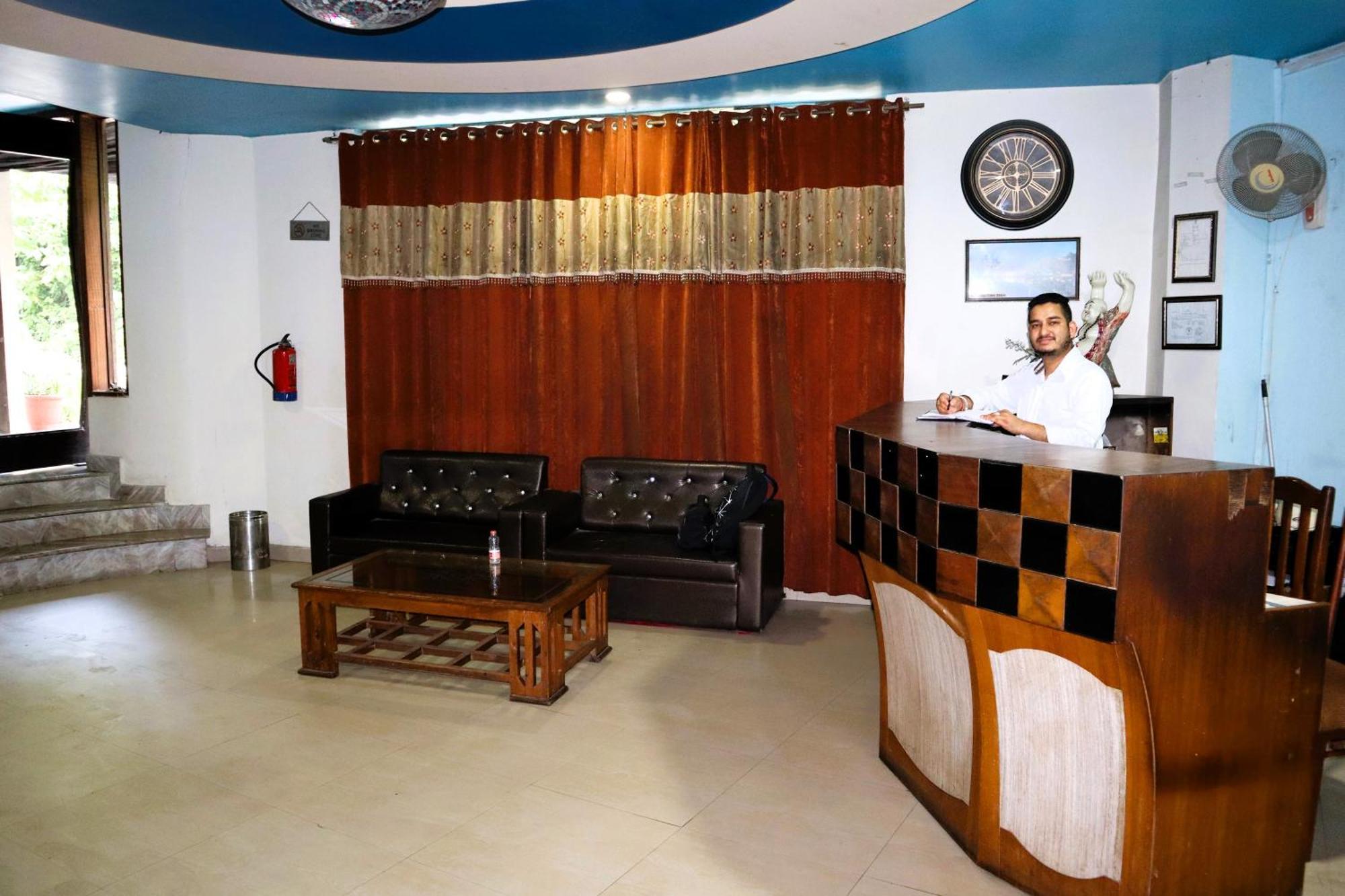 Hotel River Bank ماندي المظهر الخارجي الصورة